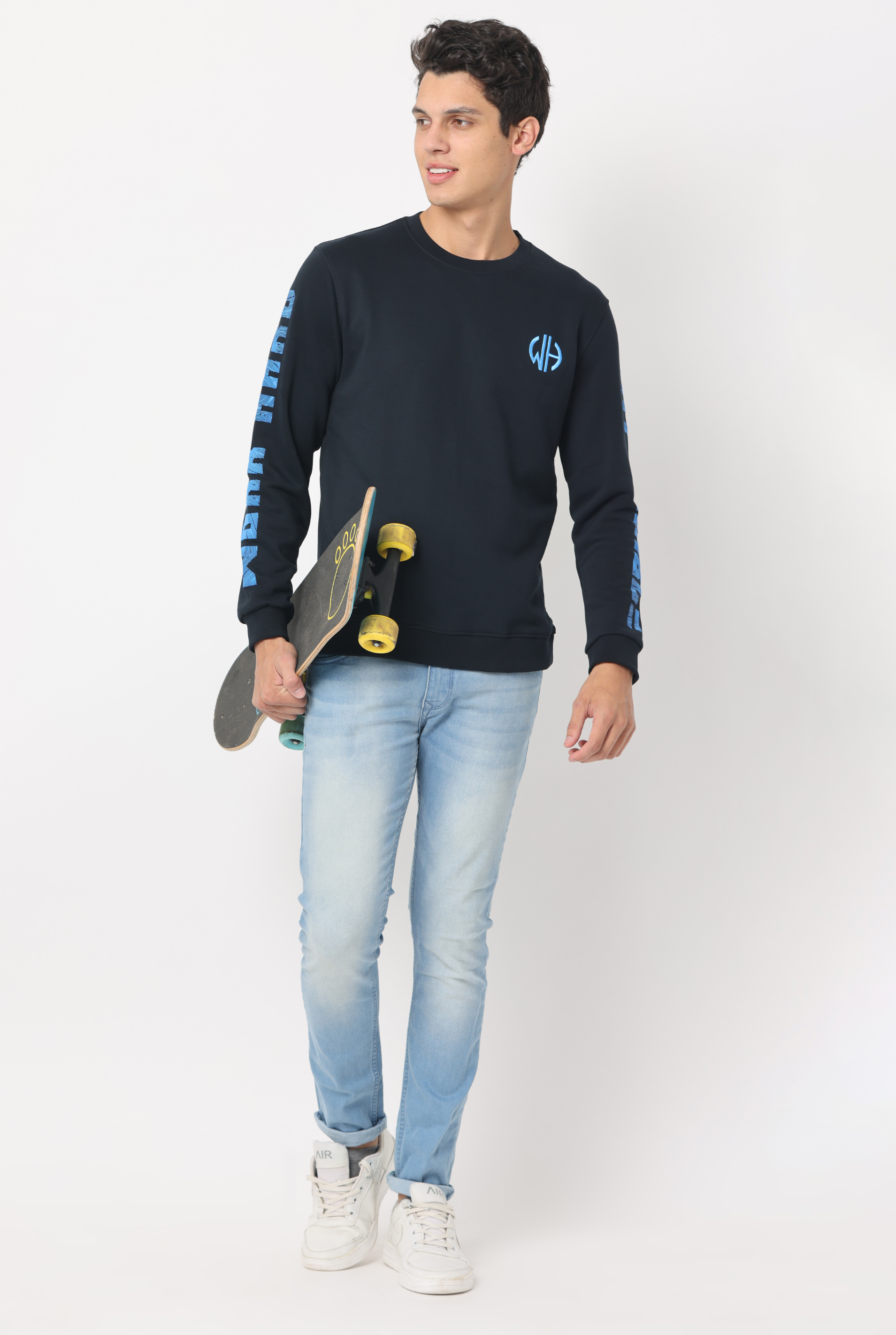 Men's Slim Fit Crew Neck Long Sleeve Sweat Shirt, Black